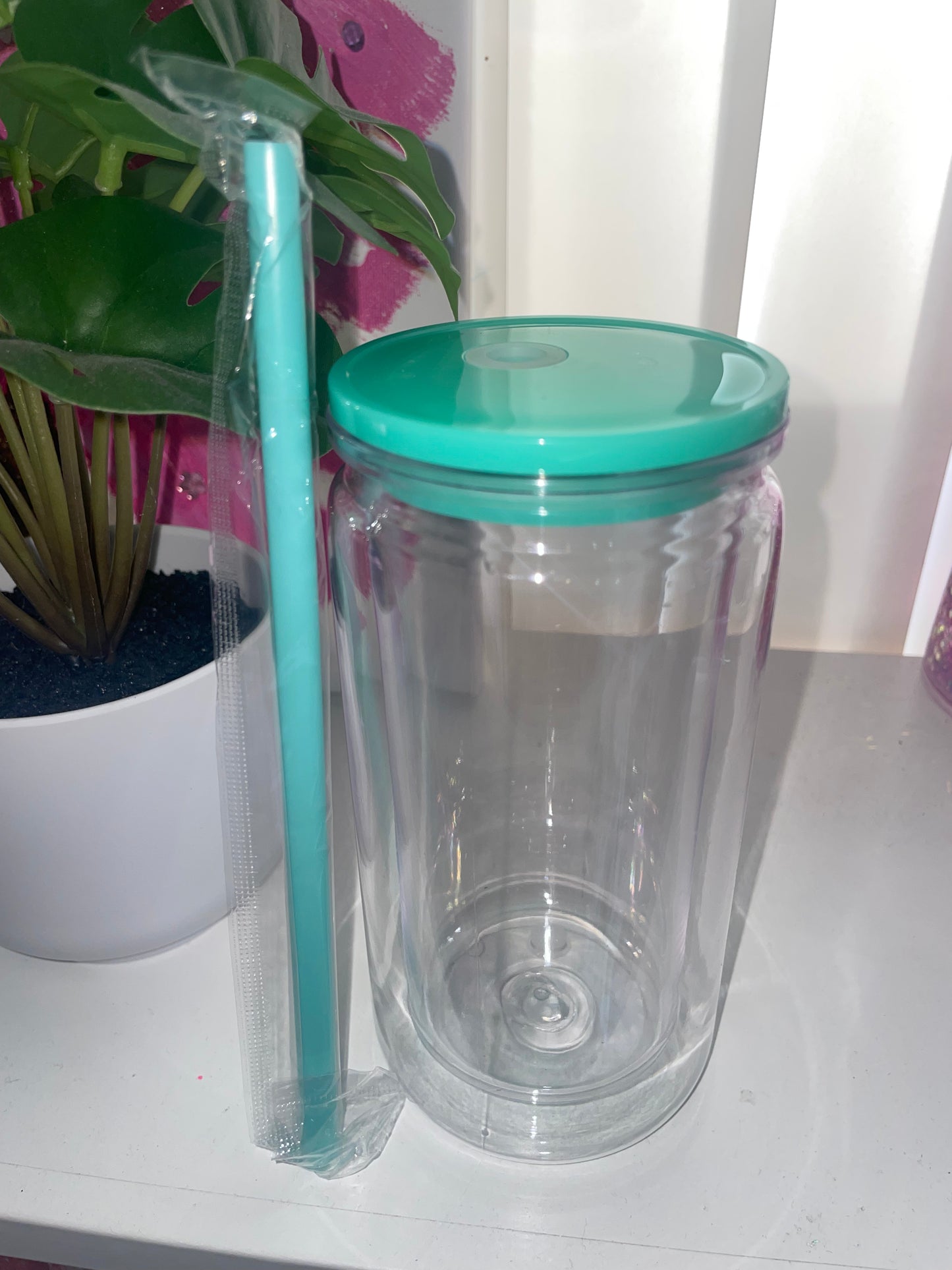 16oz with colored lid/straw